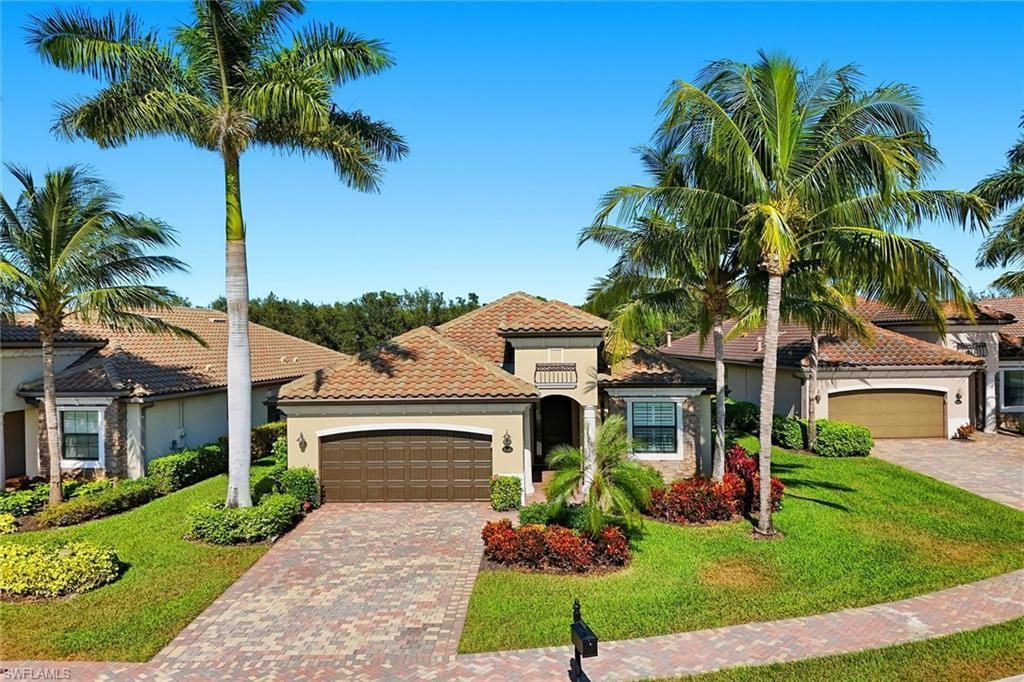 2906 Aviamar Cir, NAPLES