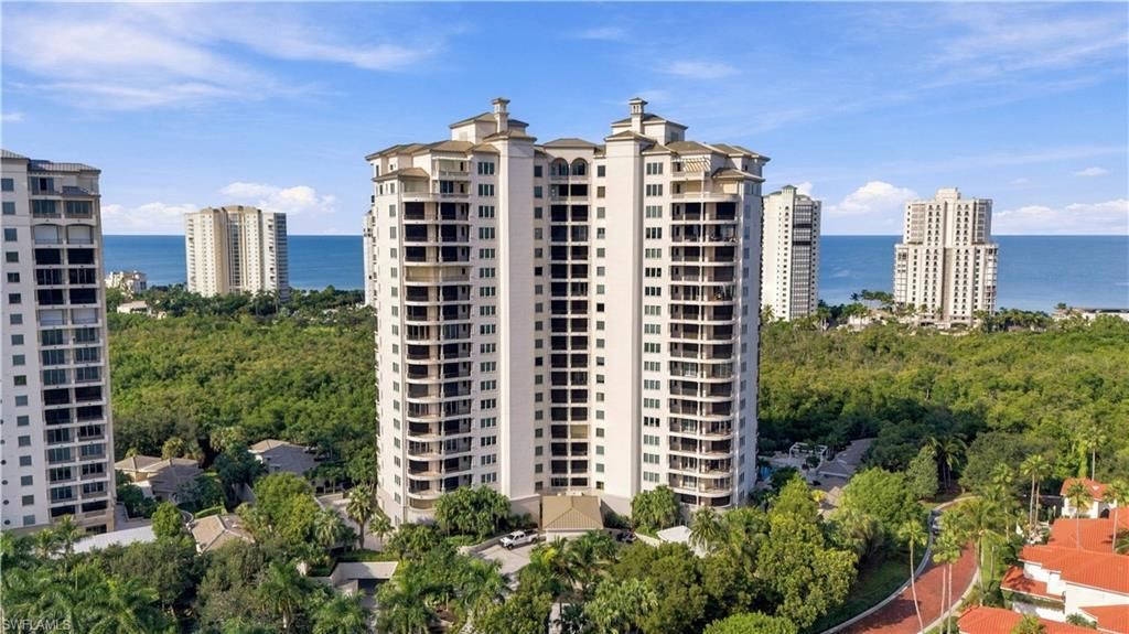 8930 Bay Colony Dr 2002, NAPLES
