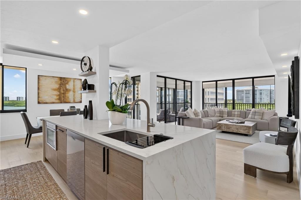 11 Bluebill Ave 606, NAPLES