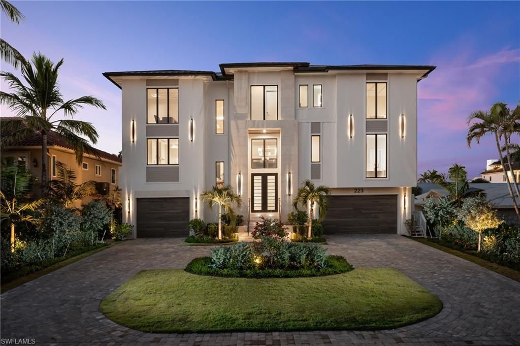 223 Bayview Ave, NAPLES