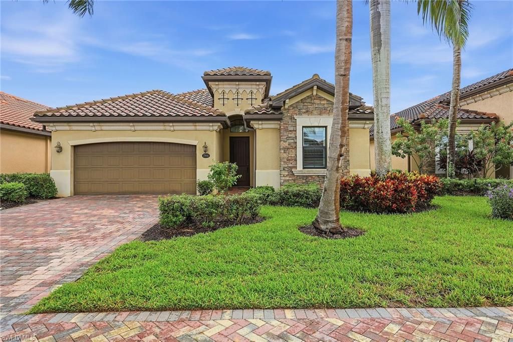 2946 Aviamar Cir, NAPLES
