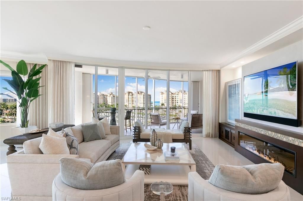 13665 Vanderbilt Dr 701, NAPLES