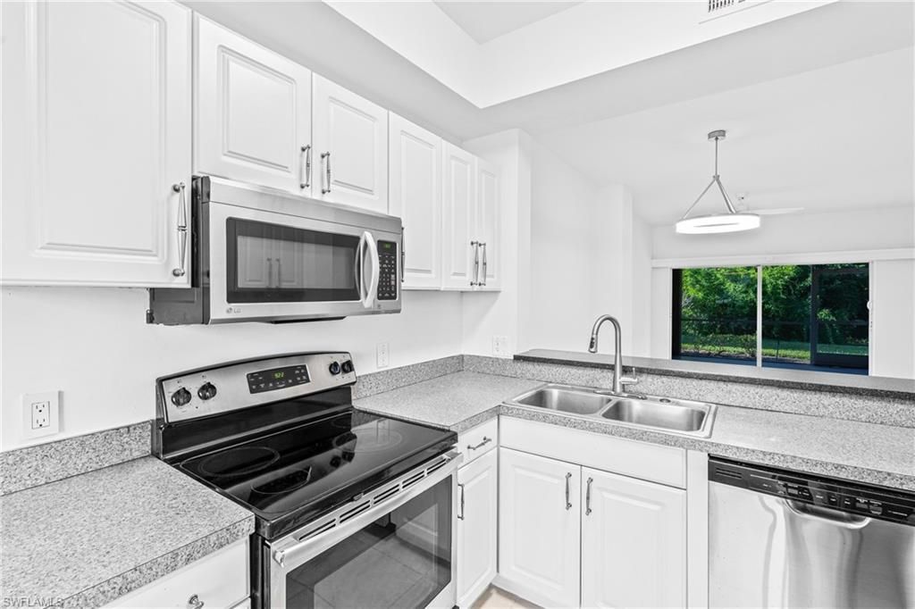 5480 16th Pl Sw 203, NAPLES