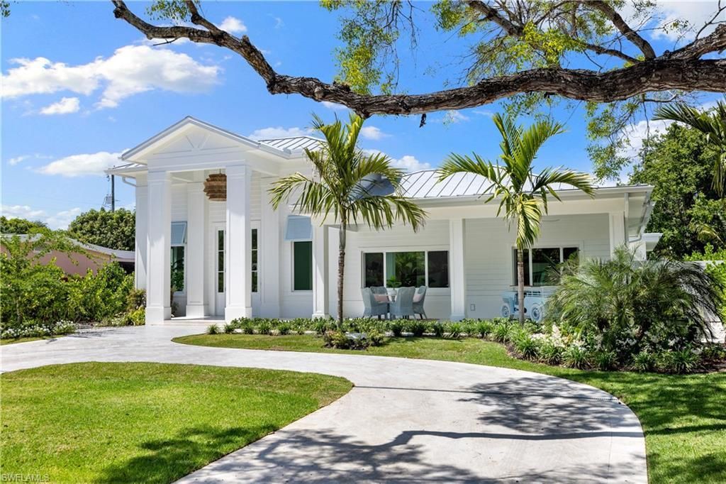 757 Broad Ct S, NAPLES