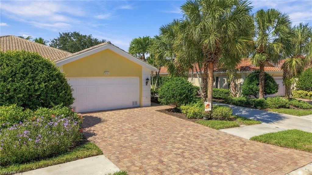 8181 Xenia Ln, NAPLES