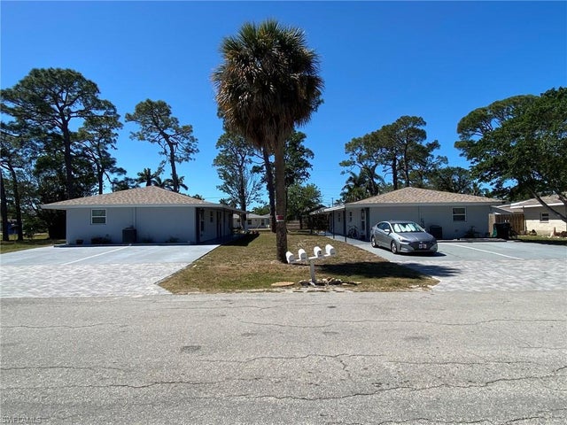 2264 Washington Ave, NAPLES