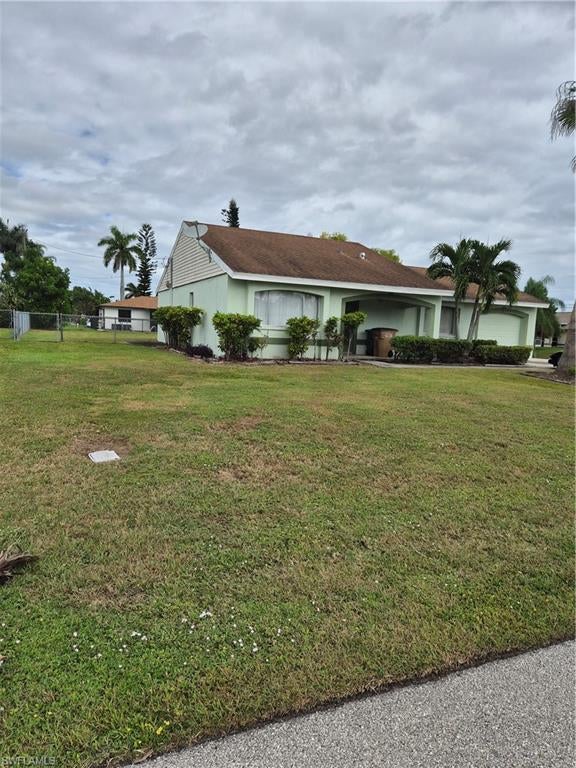 927 Se 19th St, CAPE CORAL