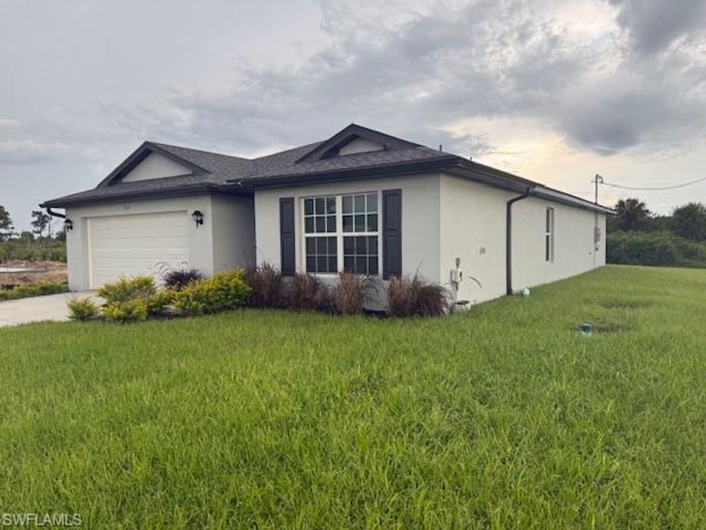 3113 74th St W, LEHIGH ACRES