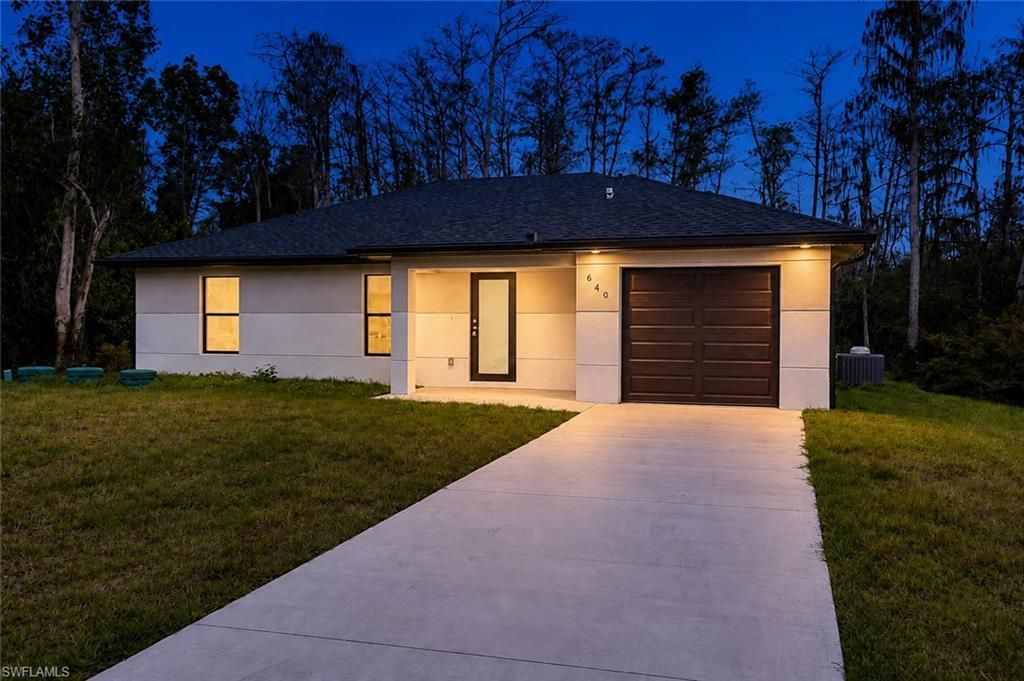 640 Lydia St, LEHIGH ACRES