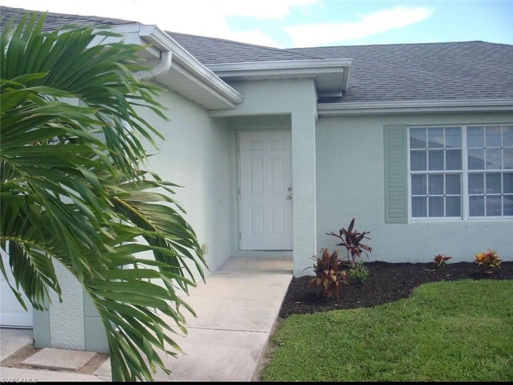 107 Ne 15th Ter, CAPE CORAL