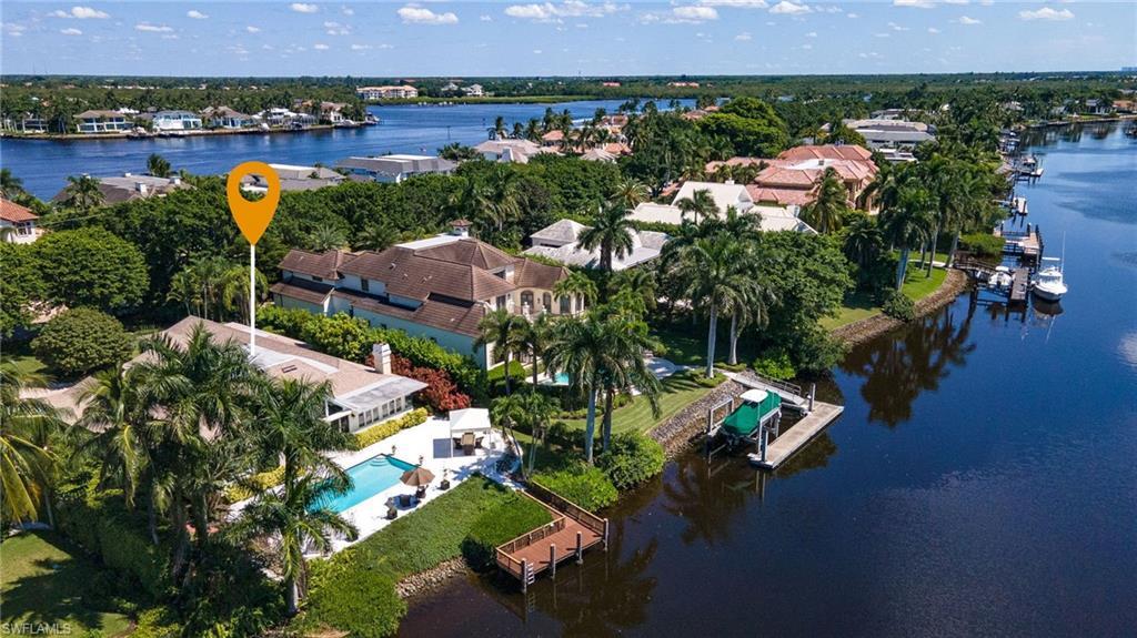 950 Galleon Dr, NAPLES