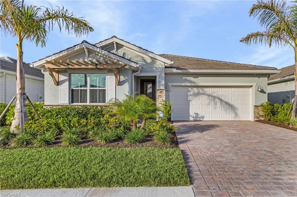 379 Grace Bay Ln, NAPLES