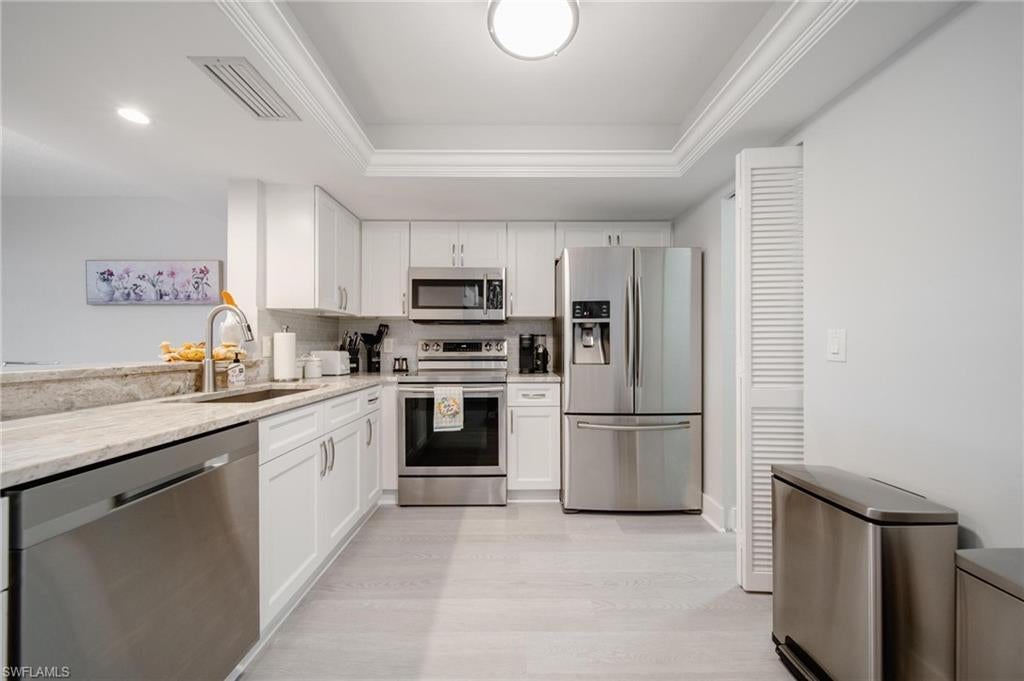 820 Meadowland Dr D, NAPLES