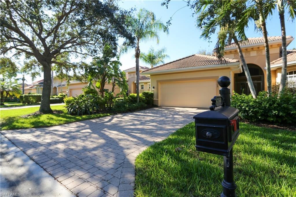 6769 Bent Grass Dr, NAPLES