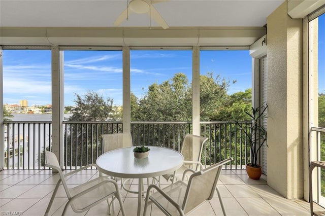 450 Launch Cir 404, NAPLES