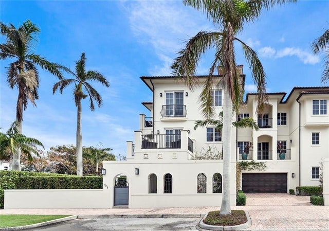 425 5th St S A, NAPLES