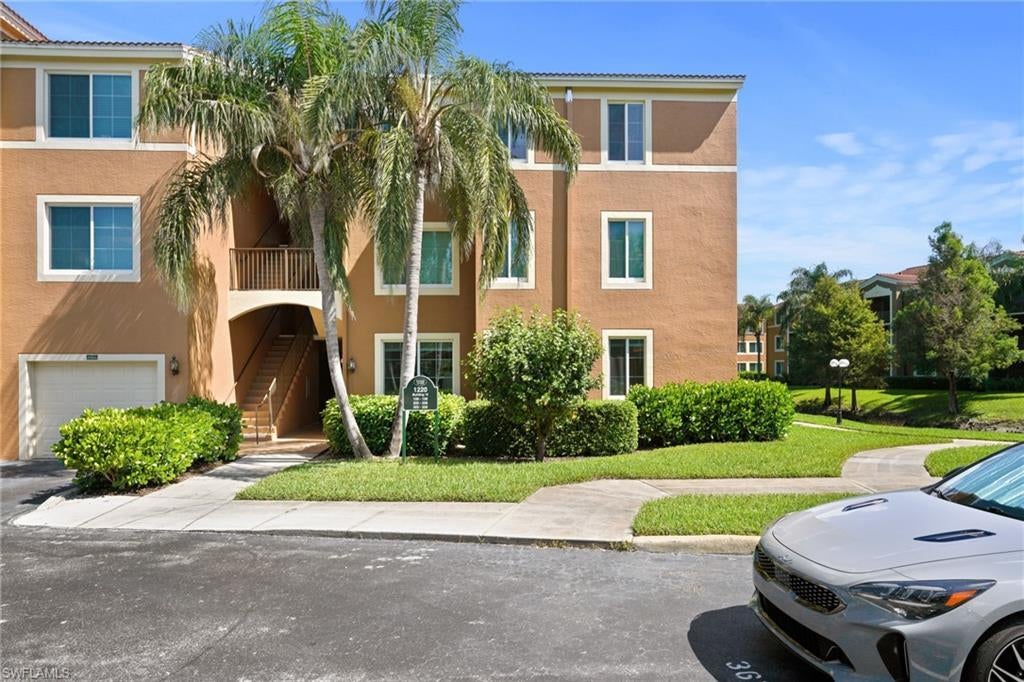1220 Reserve Way 107, NAPLES