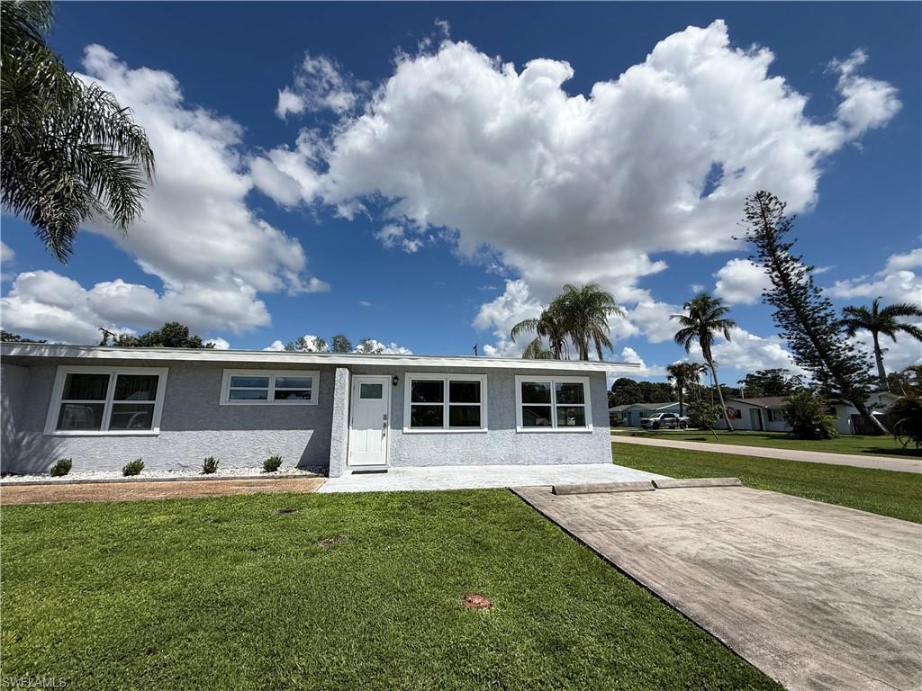 6677 Fiesta Way, FORT MYERS