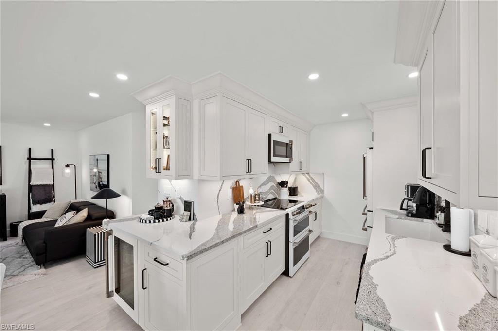 2100 Gulf Shore Blvd N 101, NAPLES