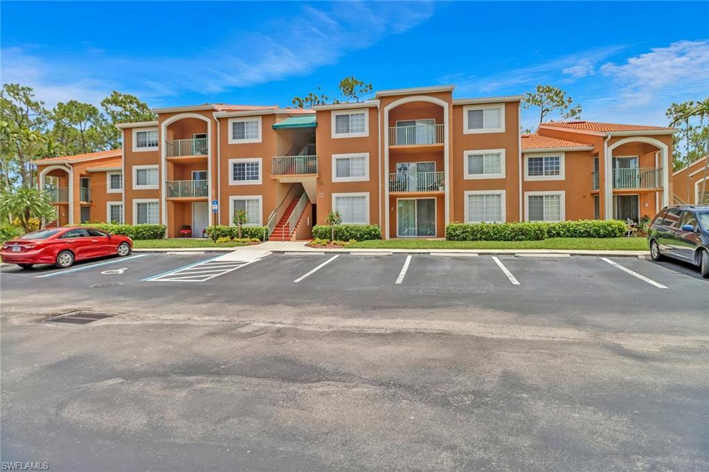 1240 Wildwood Lakes Blvd 206, NAPLES