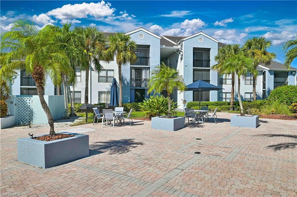 13521 Eagle Ridge Dr 136, FORT MYERS