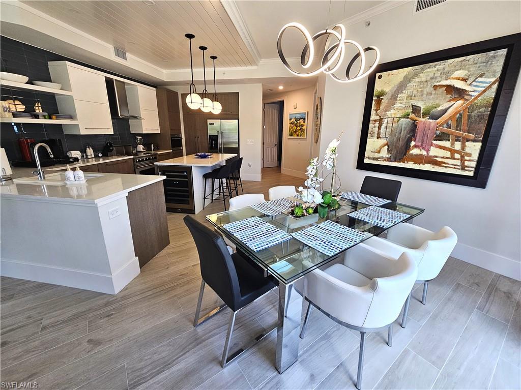 10620 Gulf Shore Dr 201, NAPLES