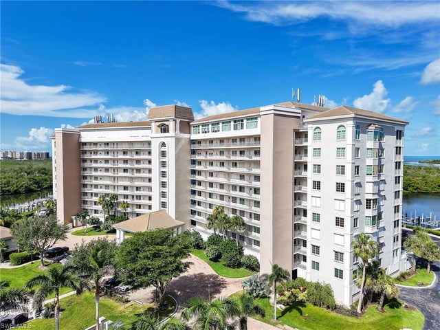 13105 Vanderbilt Dr 909, NAPLES