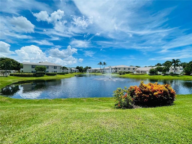 864 Tanbark Dr 102, NAPLES