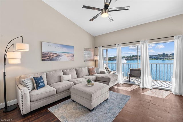 541 Windsor Sq, NAPLES