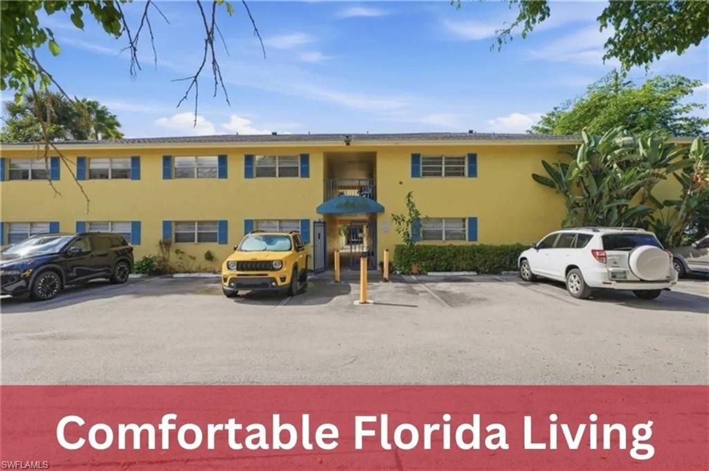 4290 Gulfstream Dr 5, NAPLES