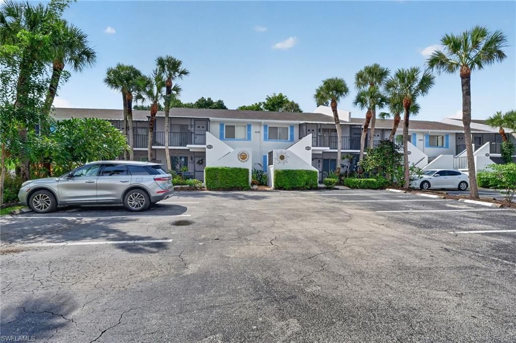 4010 Ice Castle Way 7, NAPLES