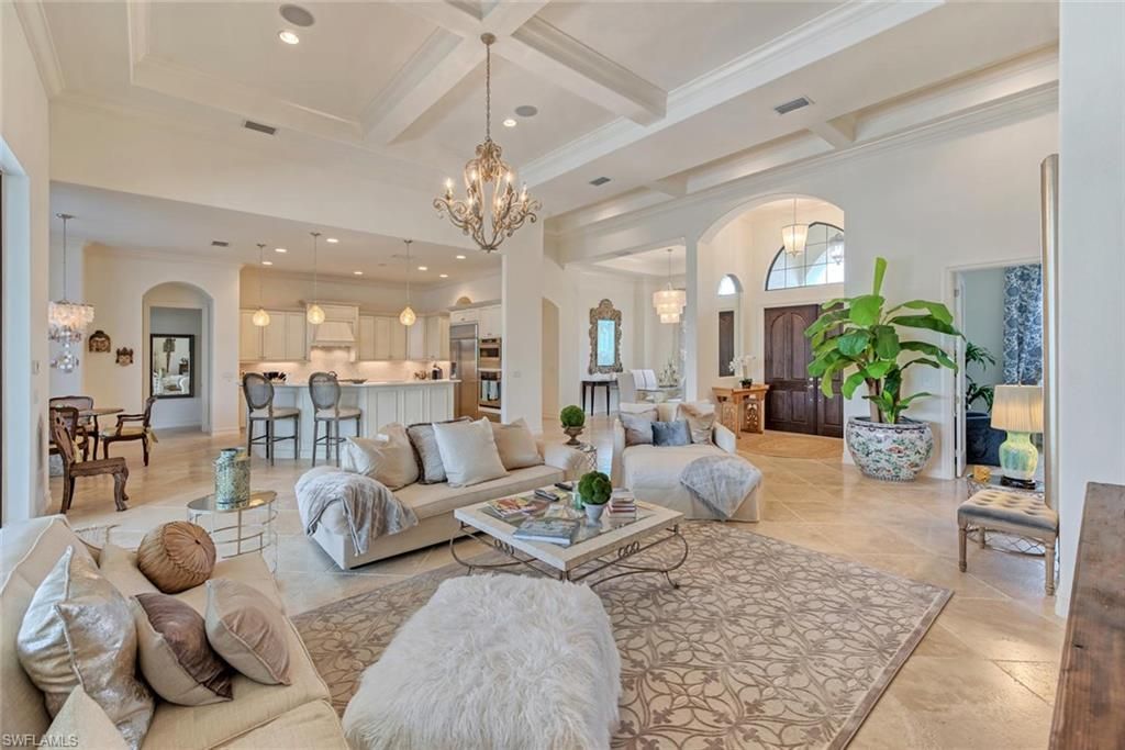 9683 Lipari Ct, NAPLES