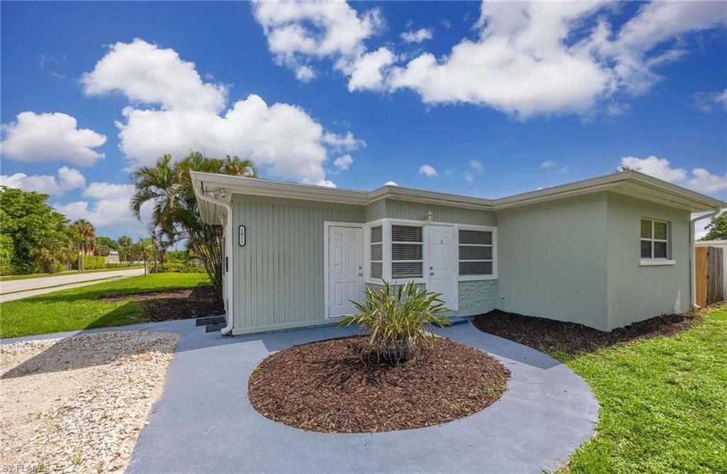 1015 10th Ave N 1011, NAPLES