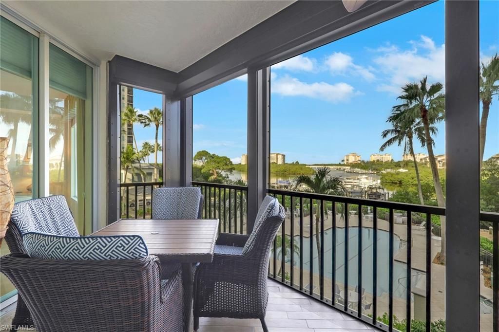 430 Cove Tower Dr 302, NAPLES
