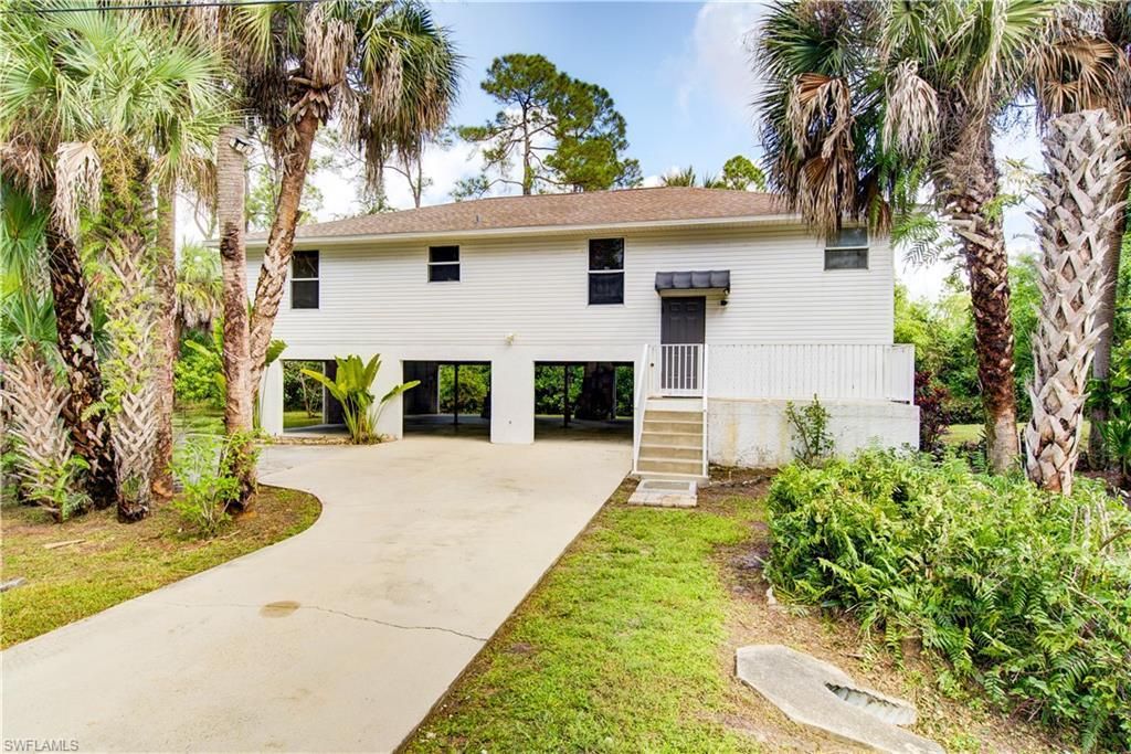 731 Jung Blvd E, NAPLES