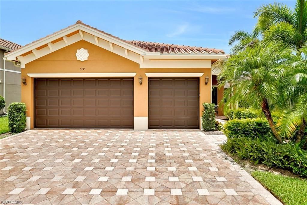 3745 Pleasant Springs Dr, NAPLES