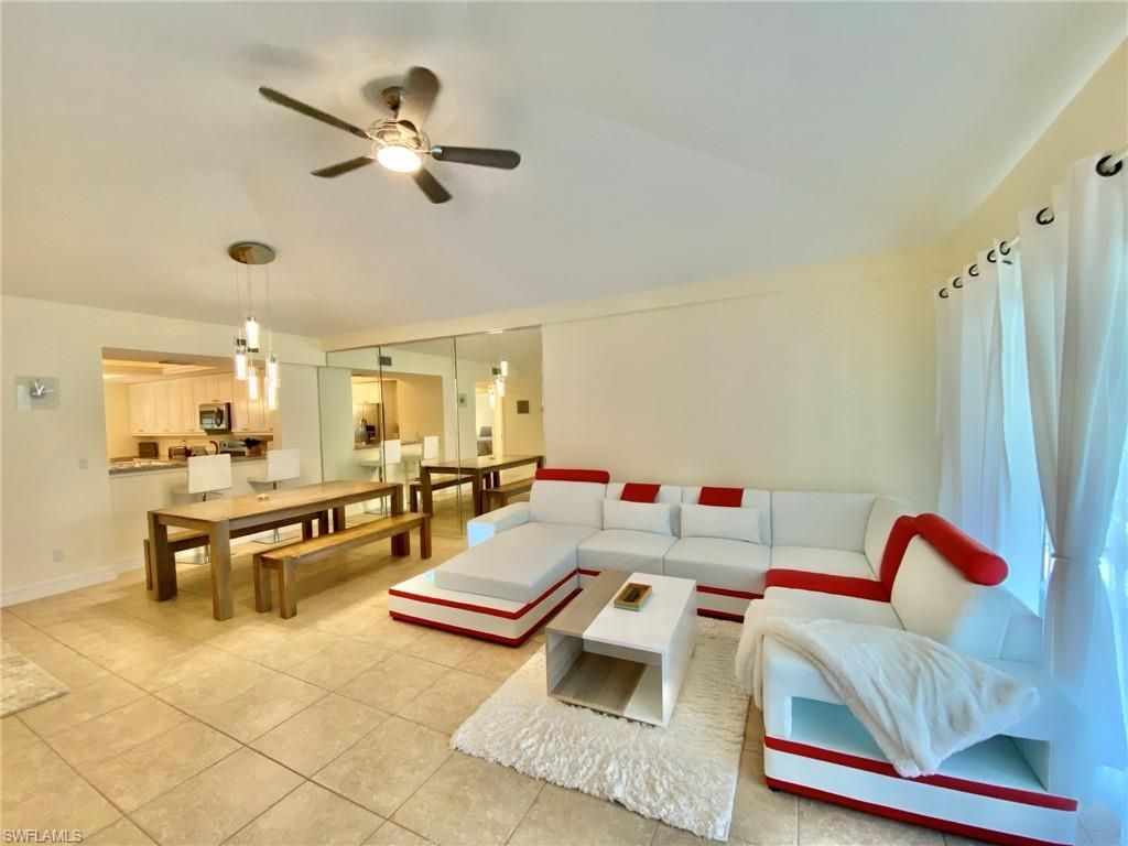 230 Sugar Pine Ln 230, NAPLES