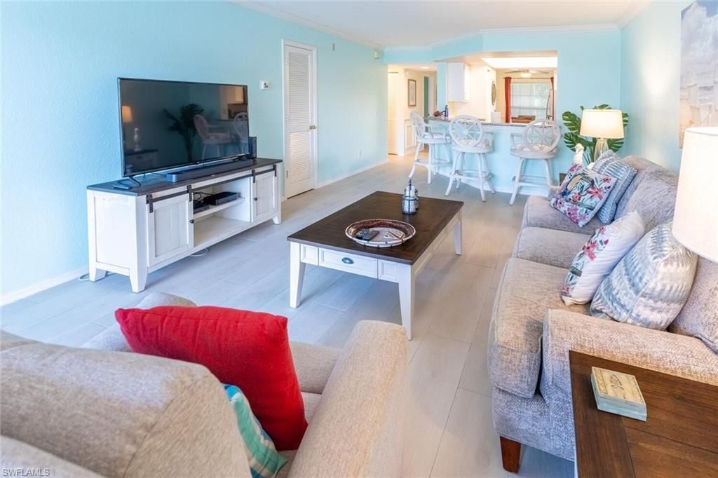 774 Wiggins Lake Dr 106, NAPLES