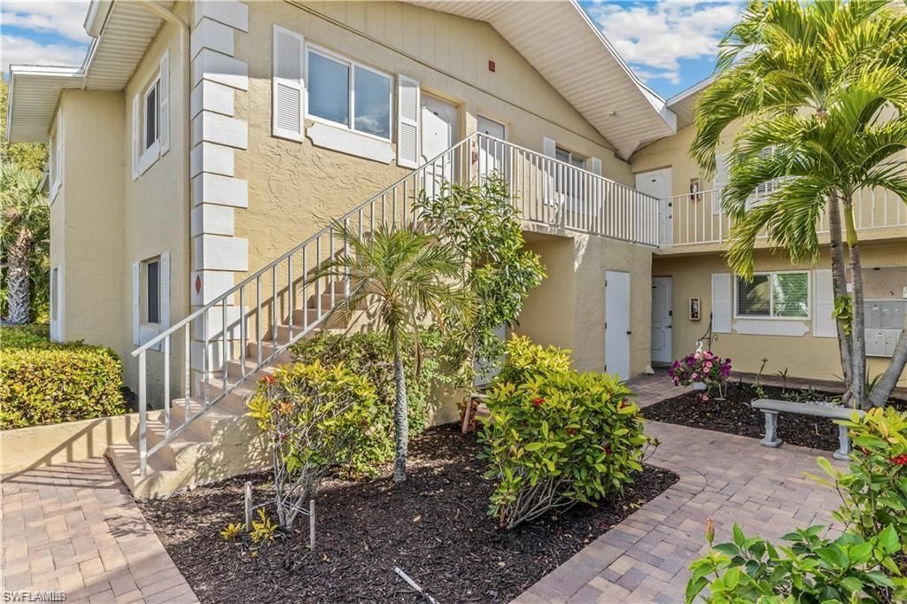 8127 Country Rd 203, FORT MYERS