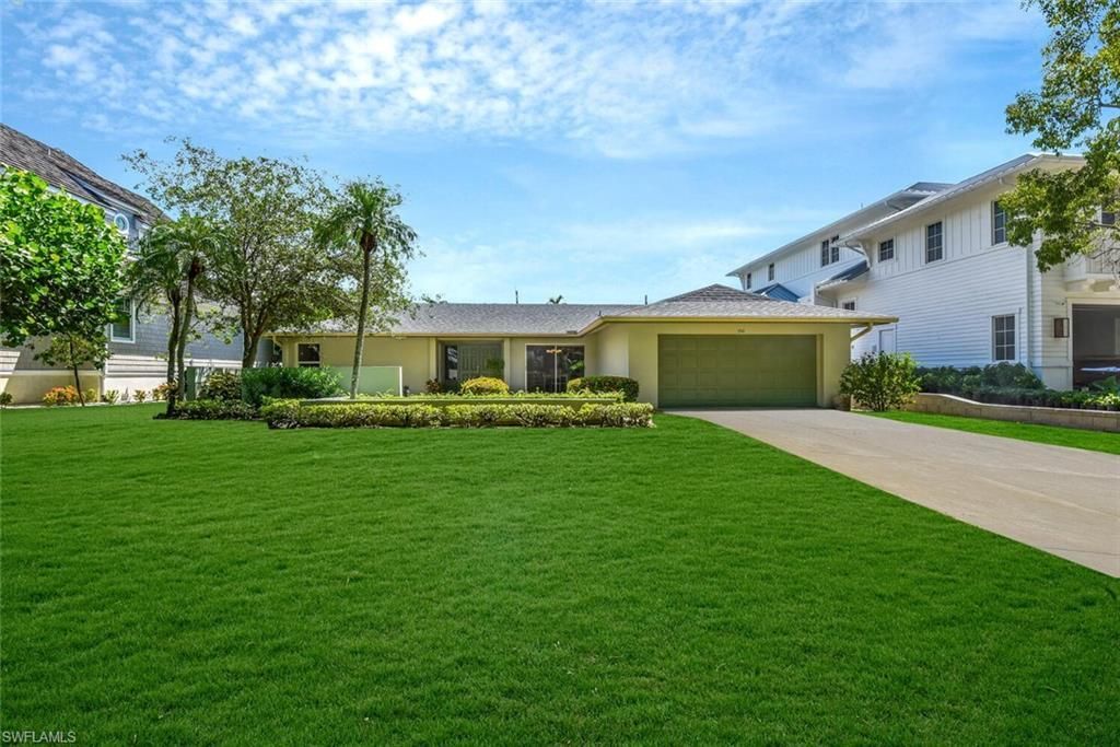 150 1st Ave N, NAPLES