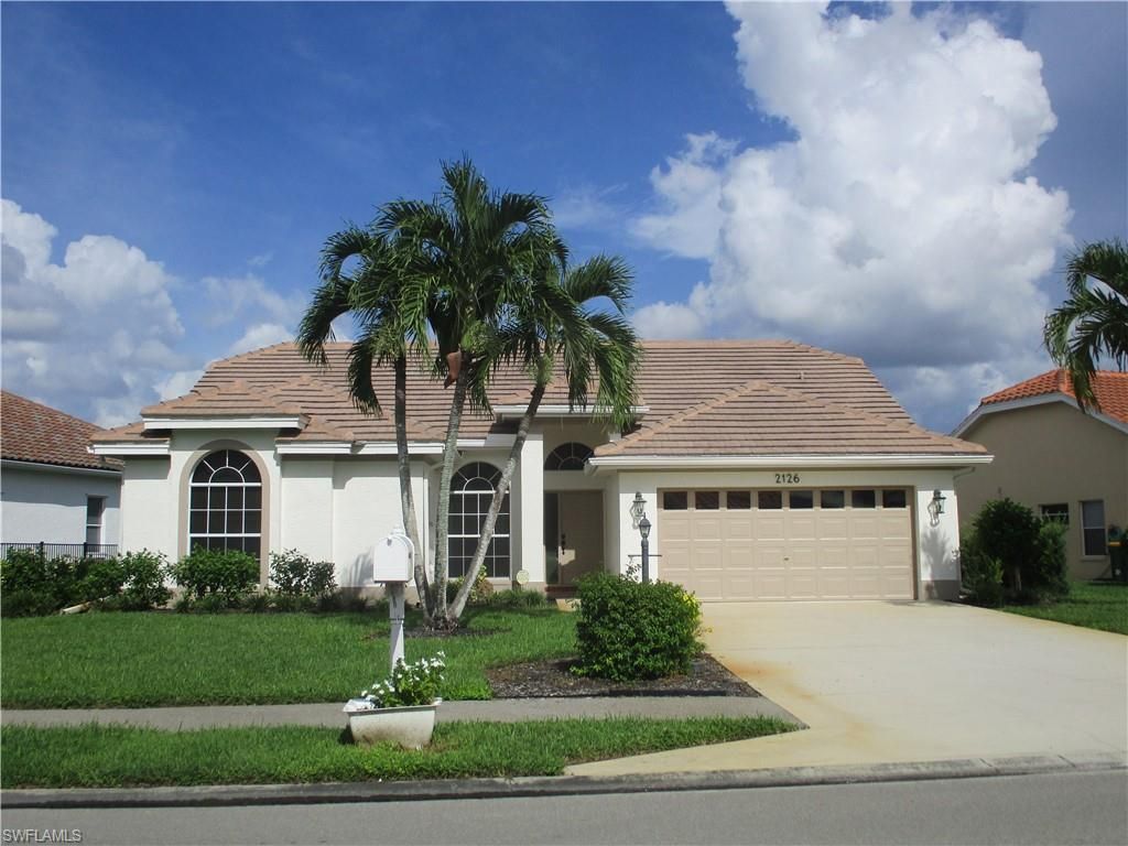 2126 E Crown Pt, NAPLES