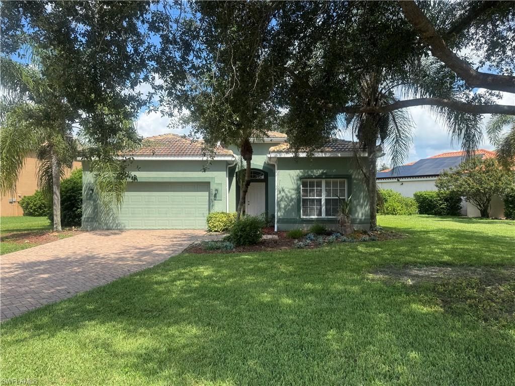 2673 Fishtail Palm Ct, NAPLES