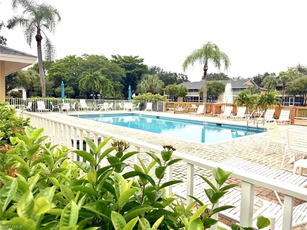 1290 Yesica Ann Cir 204, NAPLES