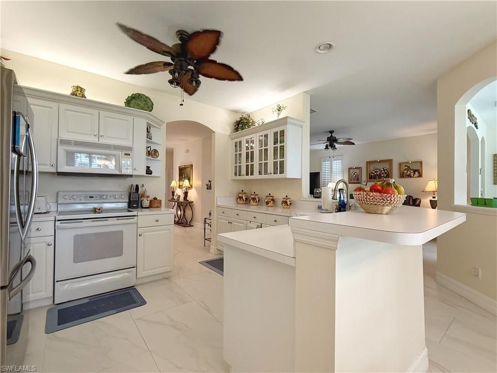 1310 Charleston Square Dr 101, NAPLES
