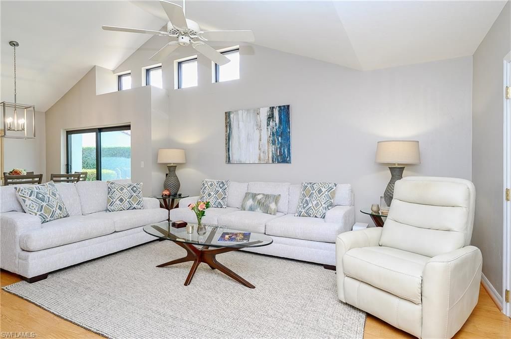 524 Beachwalk Cir, NAPLES