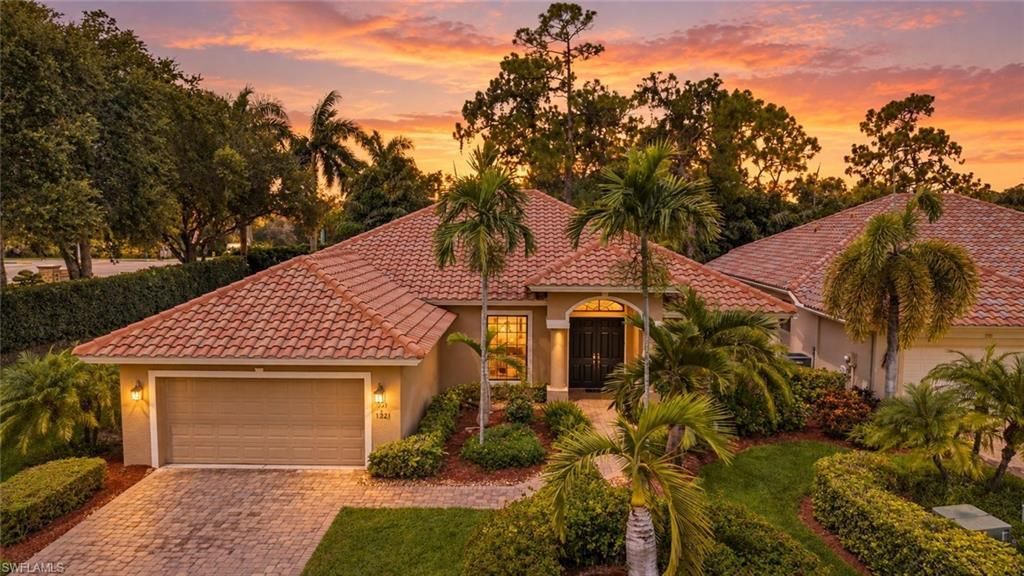 1221 Briarwood Ct, NAPLES