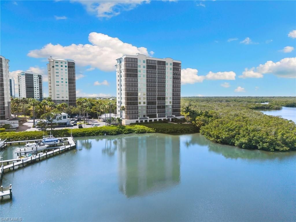420 Cove Tower Dr 804, NAPLES