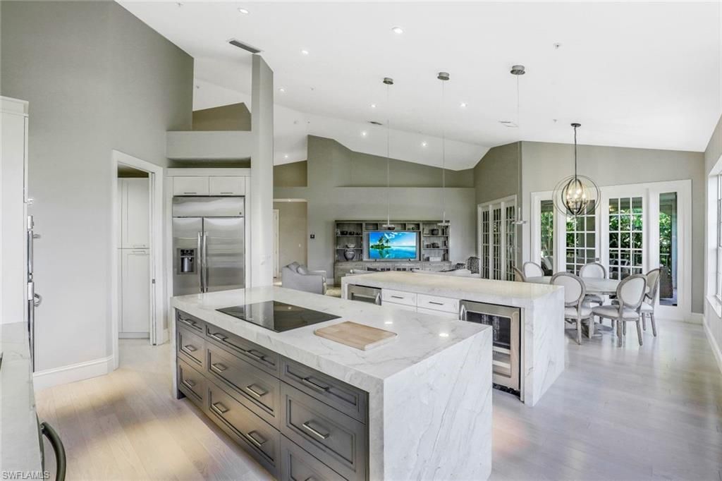 107 Colonade Cir 103, NAPLES