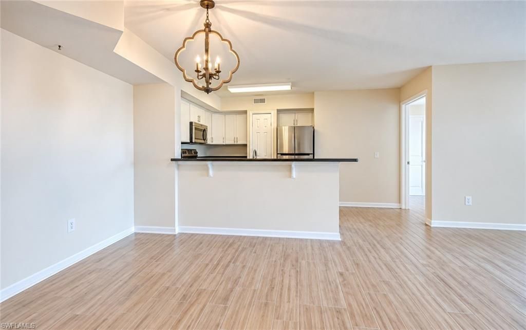 1180 Wildwood Lakes Blvd 105, NAPLES