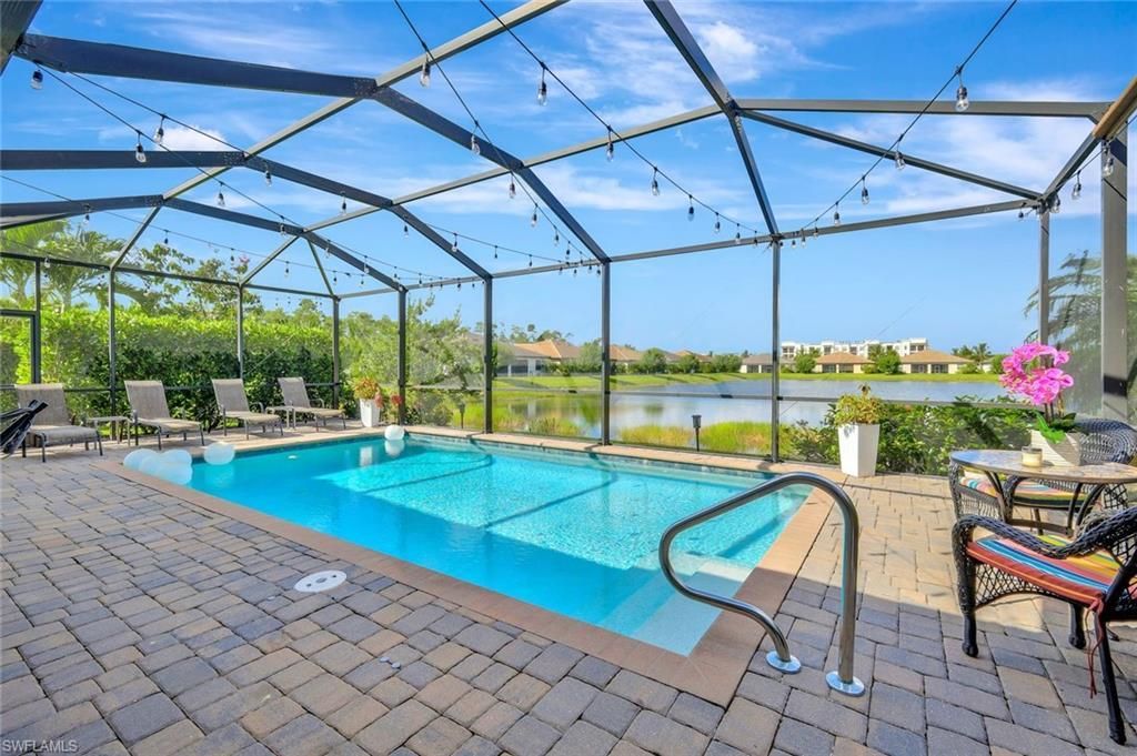 9207 Shadow Oak Ln, NAPLES
